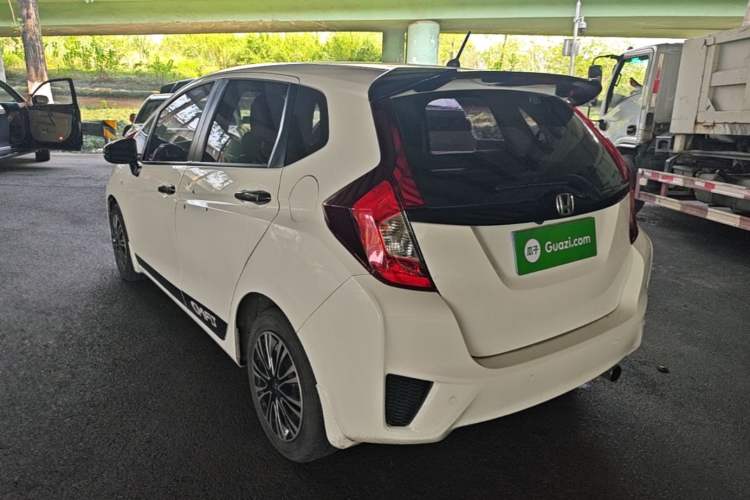 Used Honda Fit 2016 1.5L LX CVT Comfort Model Rear Left 45 Deg
