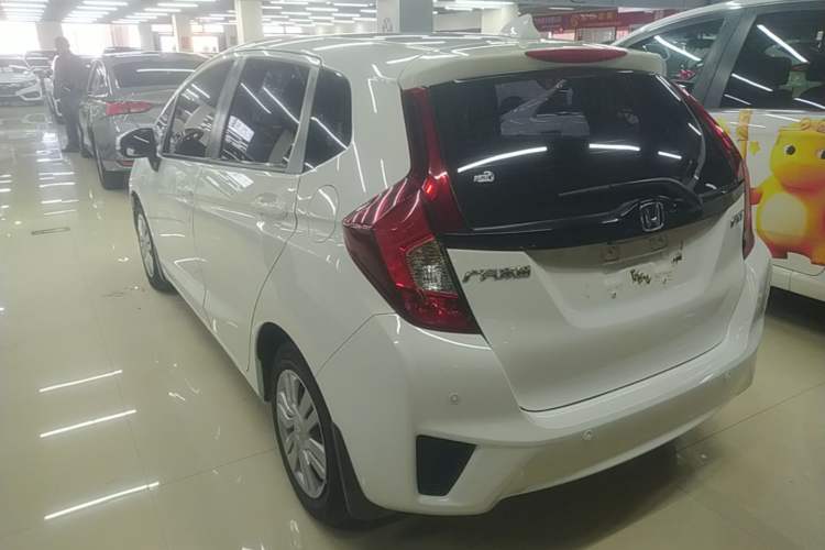Used Honda Fit 2016 1.5L LXS CVT Comfort Sunroof Version Rear Left 45 Deg