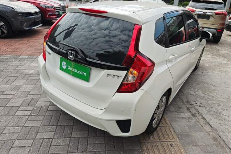 Used Honda Fit 2016 1.5L LX CVT Comfort Model Rear Right 45 Deg