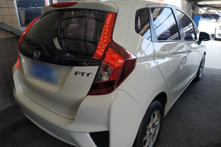 Used Honda Fit 2016 1.5L LX CVT Comfort Model Rear Right 45 Deg