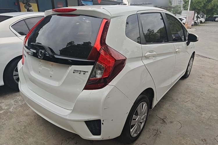 Used Honda Fit 2016 1.5L LX CVT Comfort Model Rear Right 45 Deg
