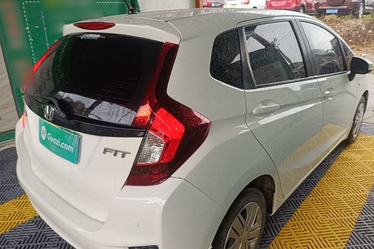 Used Honda Fit 2016 1.5L LX CVT Comfort Model Rear Right 45 Deg
