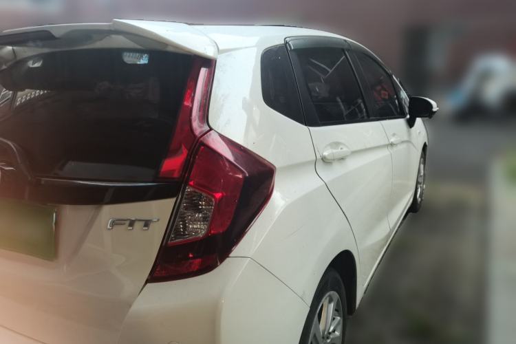 Used Honda Fit 2016 1.5L LXS CVT Comfort Sunroof Version Rear Right 45 Deg