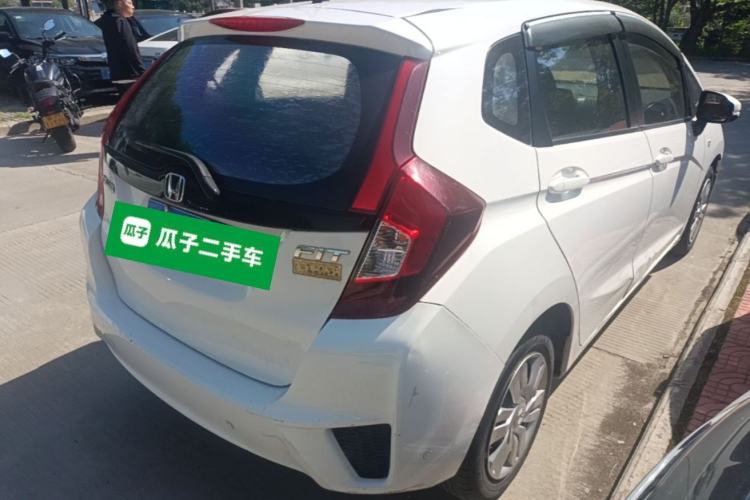 Used Honda Fit 2016 1.5L LX CVT Comfort Model Rear Right 45 Deg