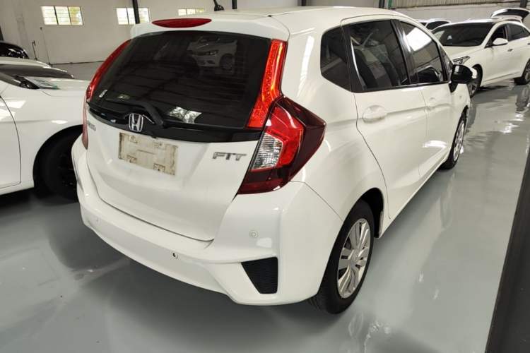 Used Honda Fit 2016 1.5L LXS CVT Comfort Sunroof Version Rear Right 45 Deg
