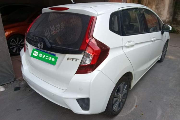 Used Honda Fit 2016 1.5L LXS CVT Comfort Sunroof Version Rear Right 45 Deg