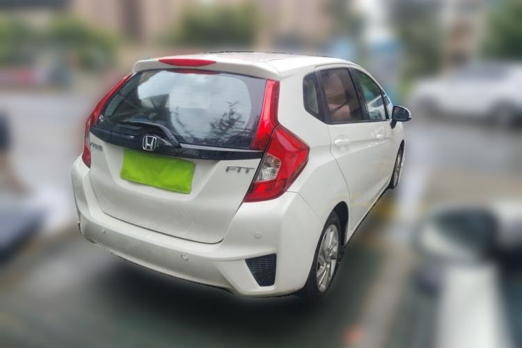 Used Honda Fit 2016 1.5L SE CVT Fashion Model Rear Right 45 Deg