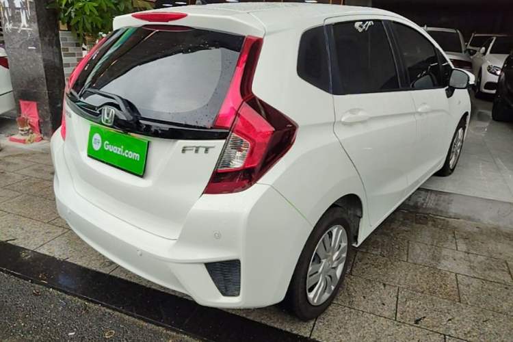 Used Honda Fit 2016 1.5L LXS CVT Comfort Sunroof Version Rear Right 45 Deg