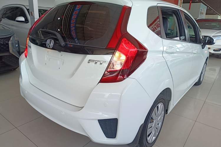Used Honda Fit 2016 1.5L LXS CVT Comfort Sunroof Version Rear Right 45 Deg