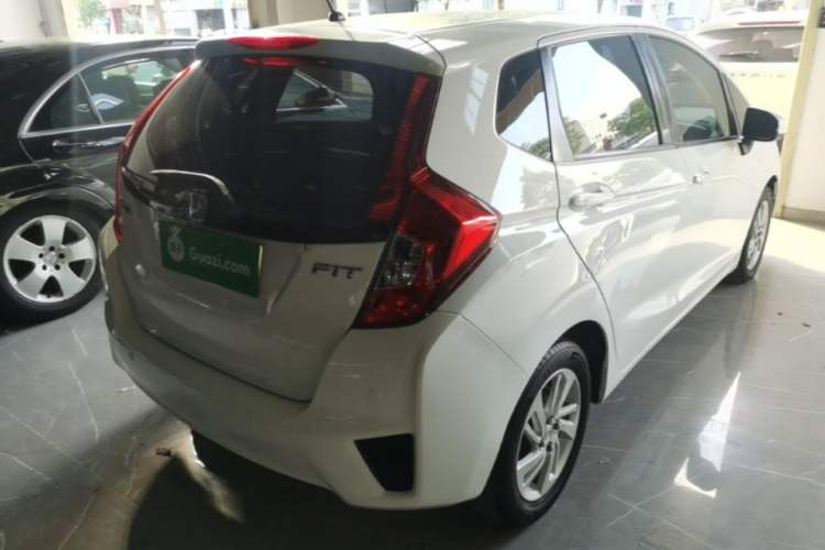 Used Honda Fit 2016 1.5L LXS CVT Comfort Sunroof Version Rear Right 45 Deg