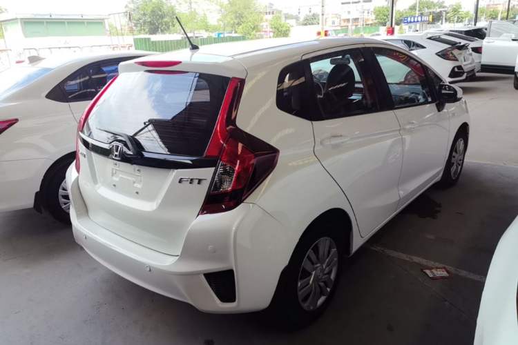 Used Honda Fit 2016 1.5L LXS CVT Comfort Sunroof Version Rear Right 45 Deg