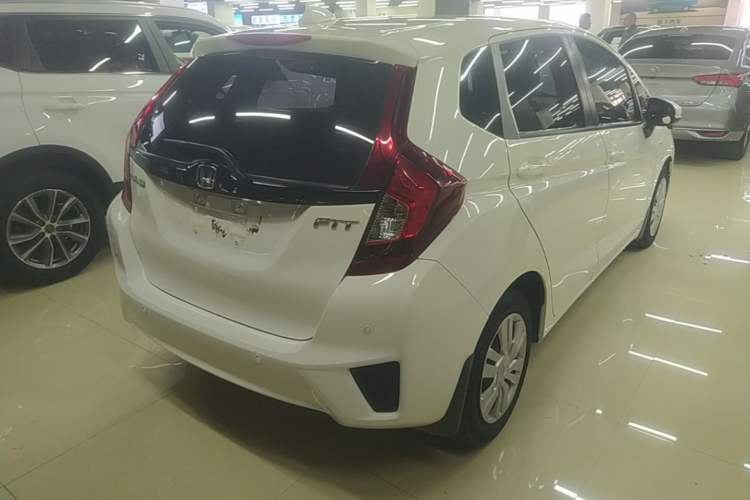 Used Honda Fit 2016 1.5L LXS CVT Comfort Sunroof Version Rear Right 45 Deg