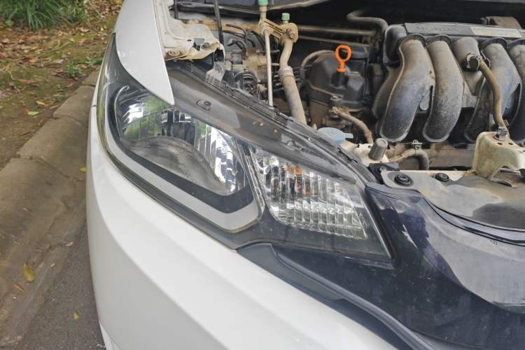 Used Honda Fit 2016 1.5L LX CVT Comfort Model Right Front Headlight