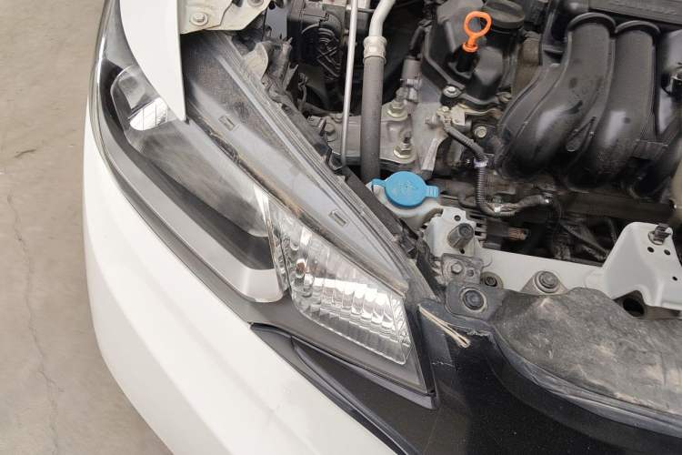 Used Honda Fit 2016 1.5L LX Manual Comfort Model Right Front Headlight