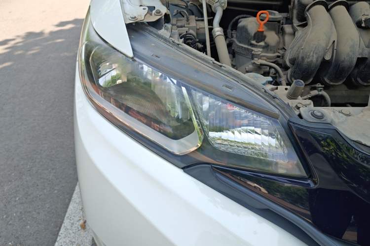 Used Honda Fit 2016 1.5L LX CVT Comfort Model Right Front Headlight