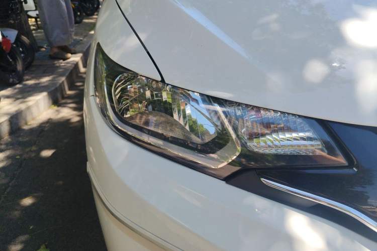 Used Honda Fit 2016 1.5L EXLI CVT Leading Model Right Front Headlight