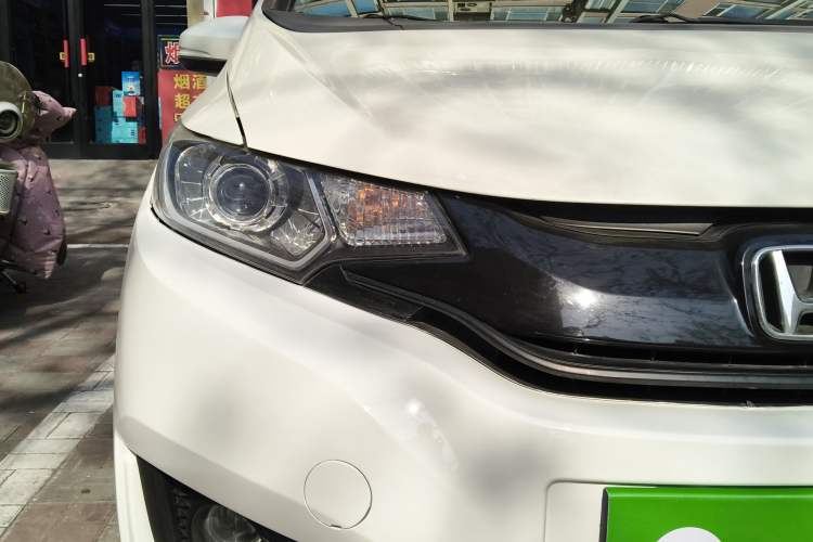 Used Honda Fit 2016 1.5L LX Manual Comfort Model Right Front Headlight