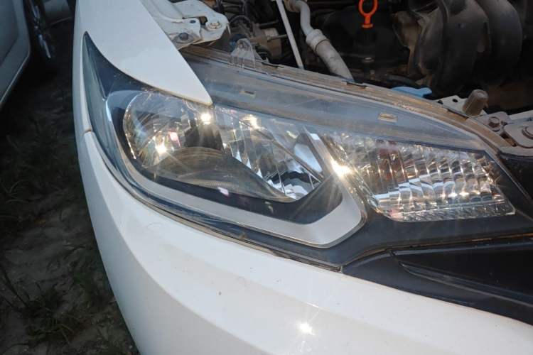 Used Honda Fit 2016 1.5L LX CVT Comfort Model Right Front Headlight
