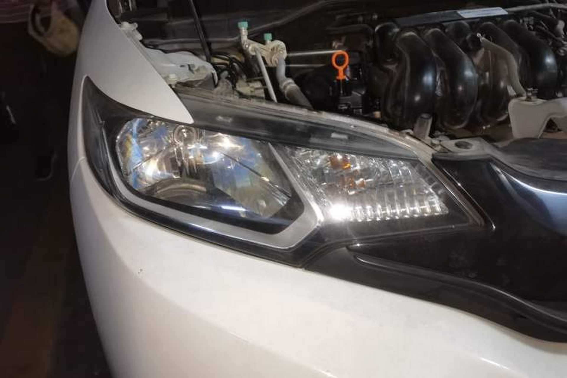 Used Honda Fit 2016 1.5L LX CVT Comfort Model Right Front Headlight