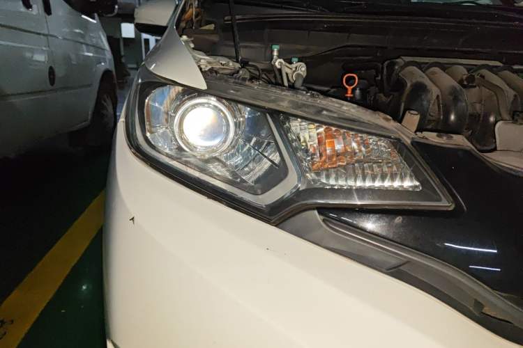 Used Honda Fit 2016 1.5L LX CVT Comfort Model Right Front Headlight