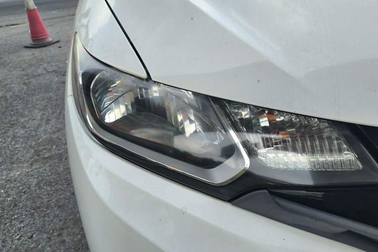Used Honda Fit 2016 1.5L LX CVT Comfort Model Right Front Headlight