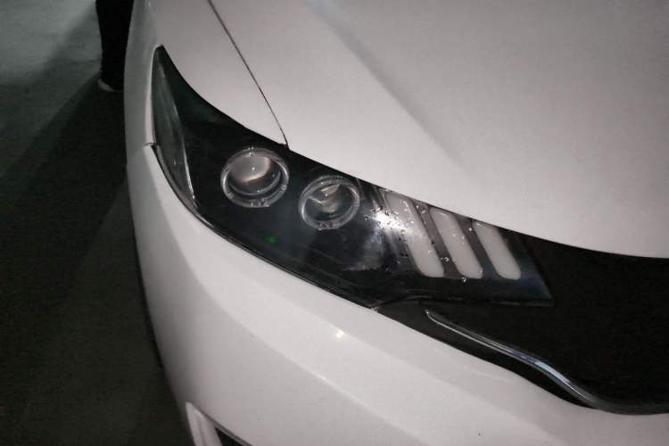 Used Honda Fit 2016 1.5L LX Manual Comfort Model Right Front Headlight