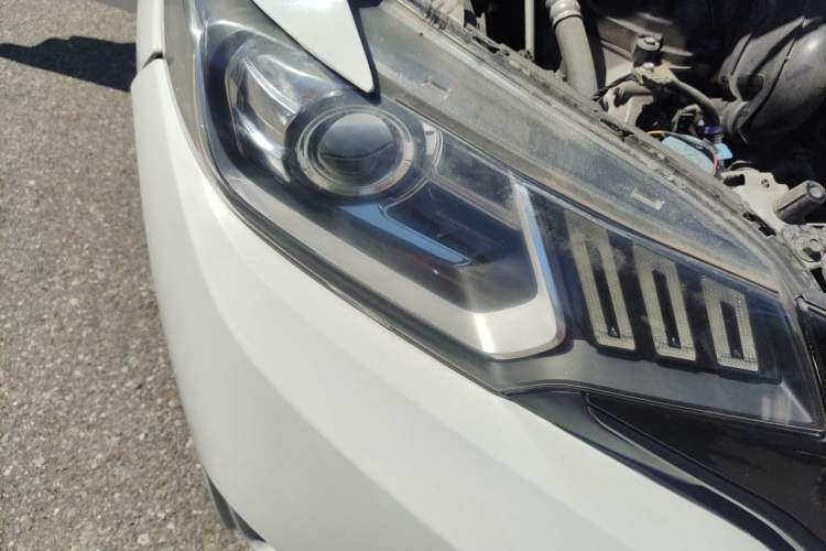 Used Honda Fit 2016 1.5L LX Manual Comfort Model Right Front Headlight