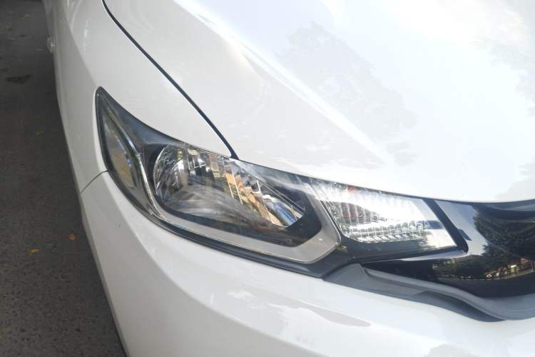 Used Honda Fit 2016 1.5L LX CVT Comfort Model Right Front Headlight