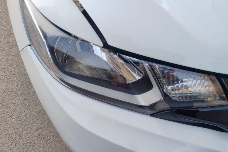 Used Honda Fit 2016 1.5L LX CVT Comfort Model Right Front Headlight