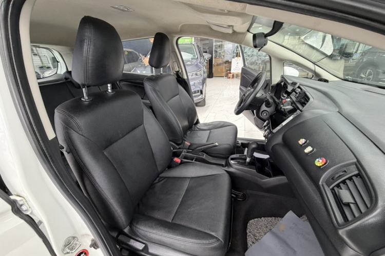 Used Honda Fit 2016 1.5L LX CVT Comfort Model Right Front Seat