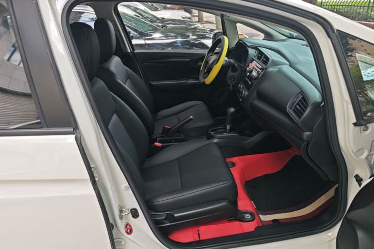 Used Honda Fit 2016 1.5L LX CVT Comfort Model Right Front Seat