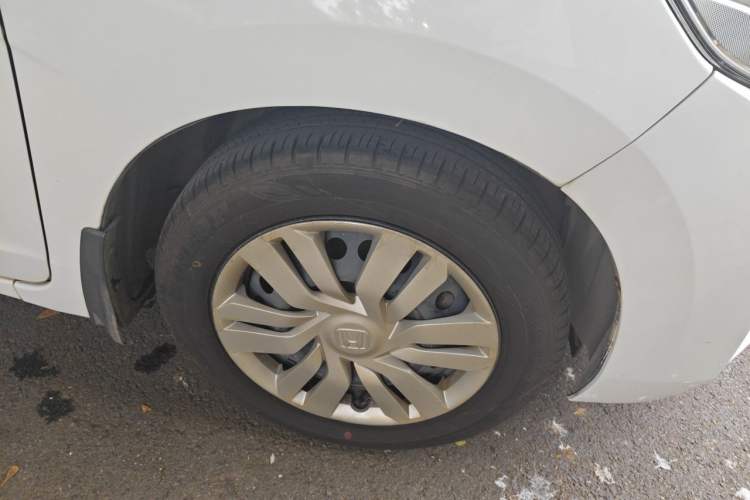 Used Honda Fit 2016 1.5L LX CVT Comfort Model Right Front Wheel Hub