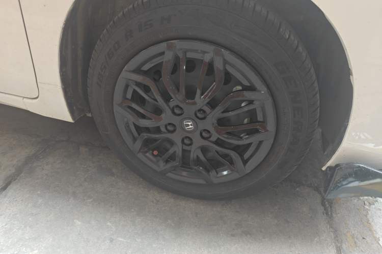 Used Honda Fit 2016 1.5L LX CVT Comfort Model Right Front Wheel Hub