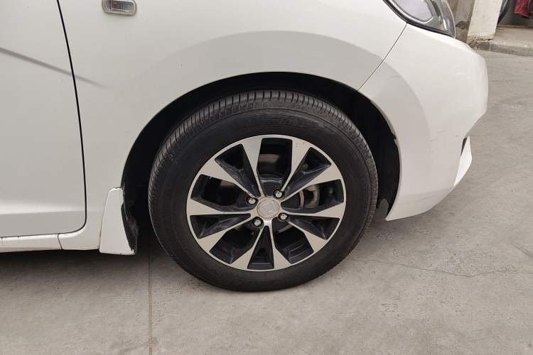 Used Honda Fit 2016 1.5L LX Manual Comfort Model Right Front Wheel Hub