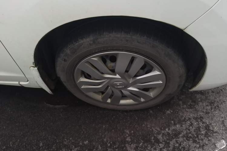 Used Honda Fit 2016 1.5L LX CVT Comfort Model Right Front Wheel Hub