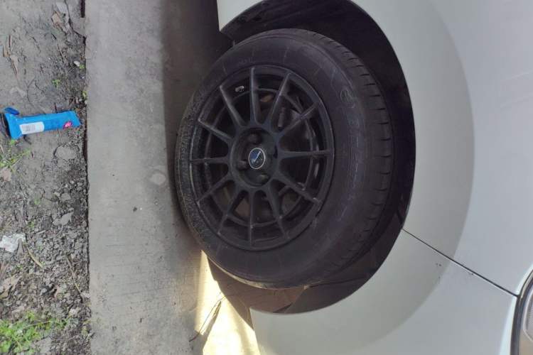 Used Honda Fit 2016 1.5L LX Manual Comfort Model Right Front Wheel Hub