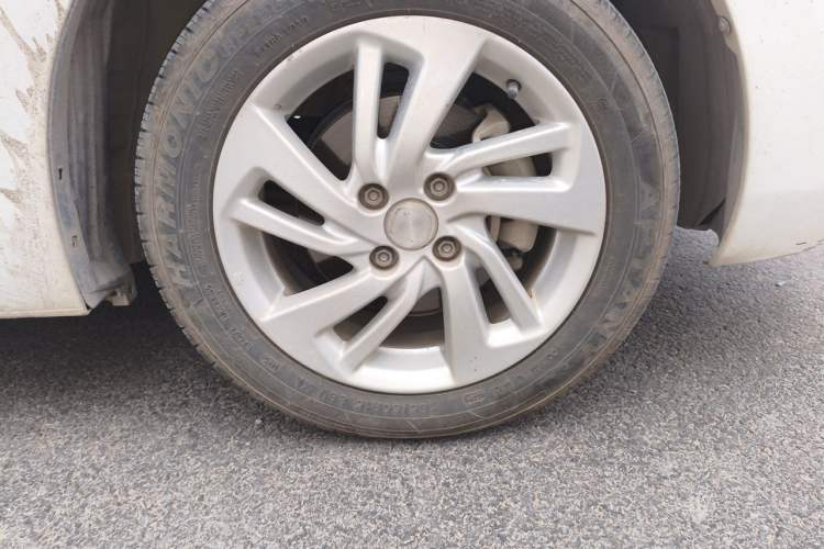 Used Honda Fit 2016 1.5L LX CVT Comfort Model Right Front Wheel Hub