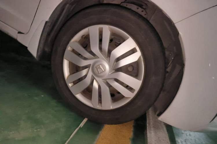 Used Honda Fit 2016 1.5L LX CVT Comfort Model Right Front Wheel Hub
