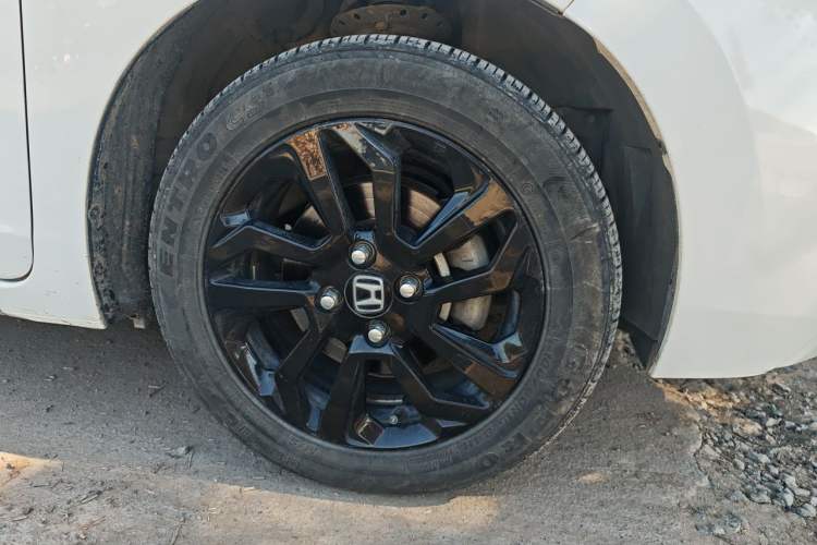 Used Honda Fit 2016 1.5L LX Manual Comfort Model Right Front Wheel Hub
