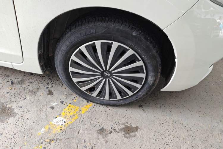 Used Honda Fit 2016 1.5L LX CVT Comfort Model Right Front Wheel Hub