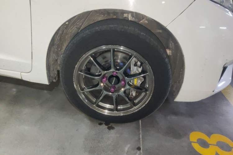 Used Honda Fit 2016 1.5L LX Manual Comfort Model Right Front Wheel Hub