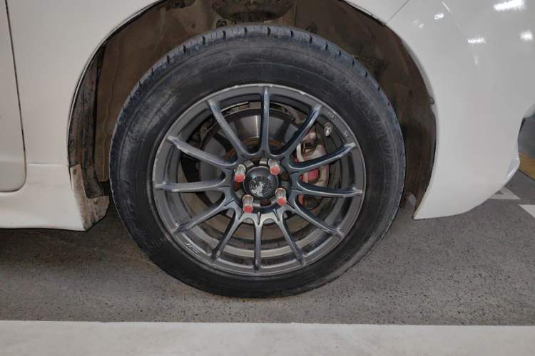 Used Honda Fit 2016 1.5L LX Manual Comfort Model Right Front Wheel Hub