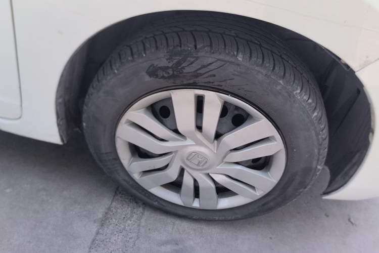 Used Honda Fit 2016 1.5L LX CVT Comfort Model Right Front Wheel Hub