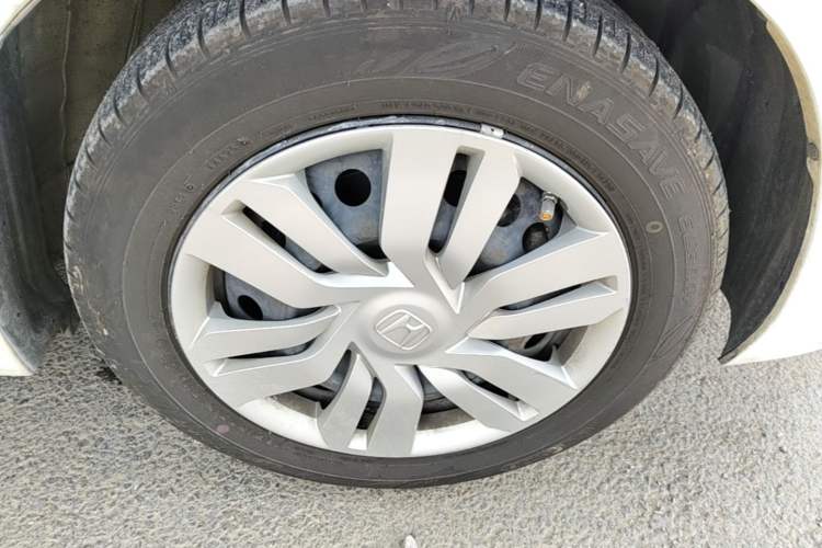 Used Honda Fit 2016 1.5L LXS CVT Comfort Sunroof Version Right Front Wheel Hub