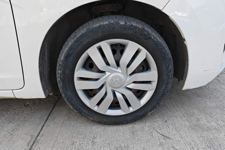 Used Honda Fit 2016 1.5L LX CVT Comfort Model Right Front Wheel Hub