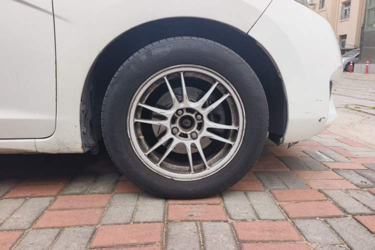 Used Honda Fit 2016 1.5L LX Manual Comfort Model Right Front Wheel Hub