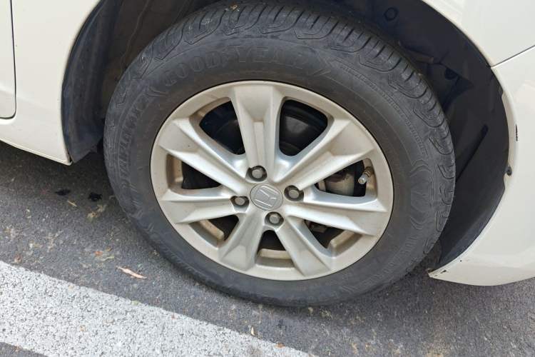 Used Honda Fit 2016 1.5L LX CVT Comfort Model Right Front Wheel Hub