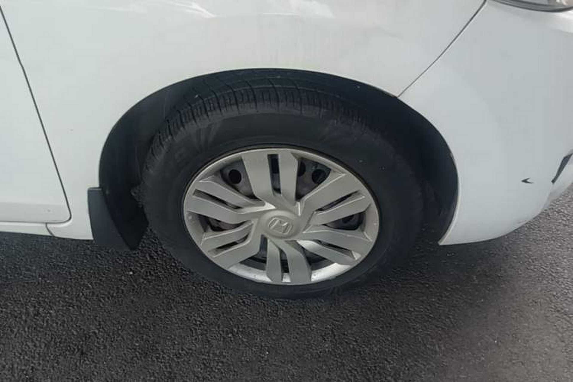 Used Honda Fit 2016 1.5L LX CVT Comfort Model Right Front Wheel Hub
