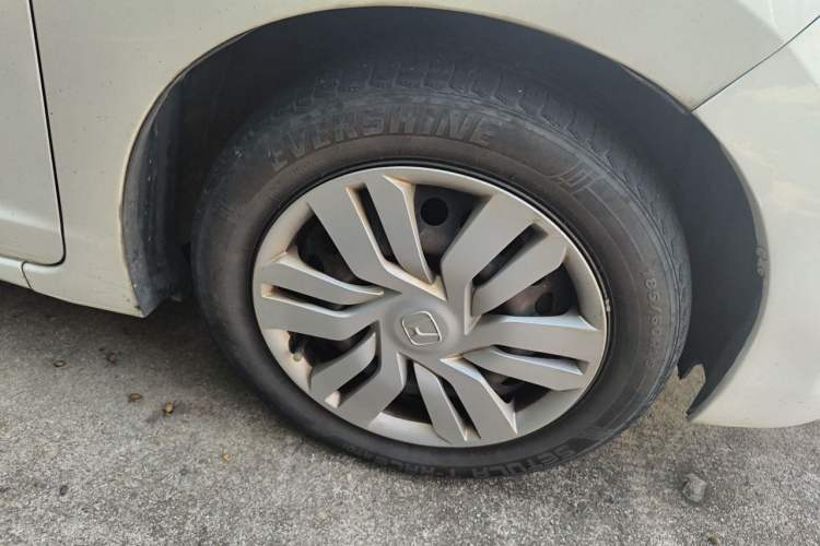 Used Honda Fit 2016 1.5L LX CVT Comfort Model Right Front Wheel Hub