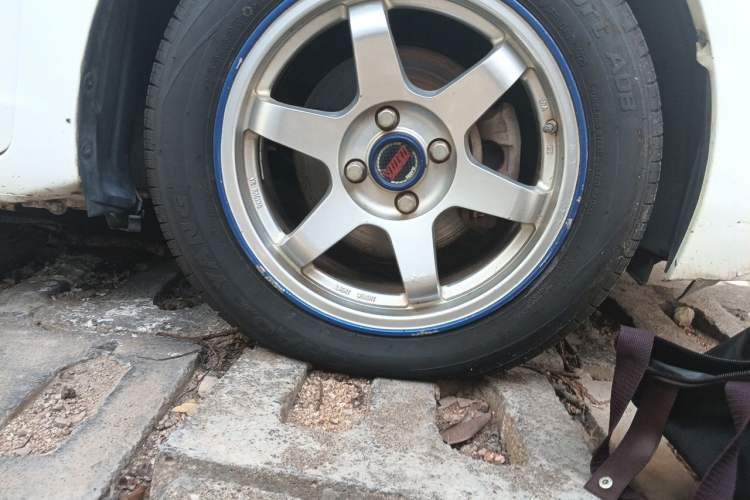 Used Honda Fit 2016 1.5L LX Manual Comfort Model Right Front Wheel Hub